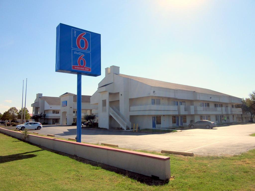 Motel 6-Irving, Tx - Irving Dfw Airport East מראה חיצוני תמונה